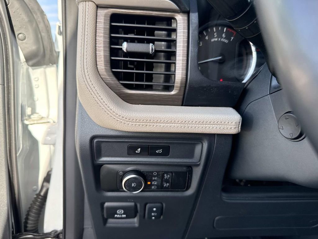 Used 2024 Ford Expedition Max Limited image 32
