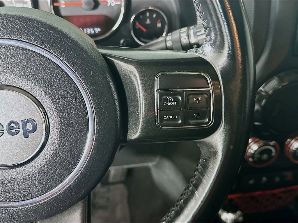 Used 2017 Jeep Wrangler Unlimited Rubicon image 26