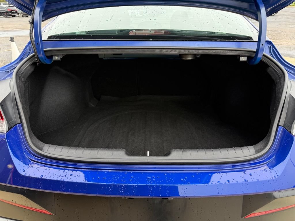 Used 2025 Hyundai Elantra Limited FWD image 24