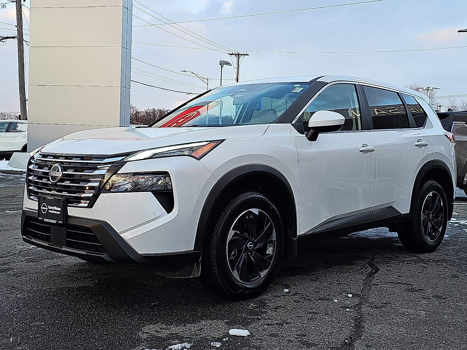 Certified 2025 Nissan Rogue SV image 3