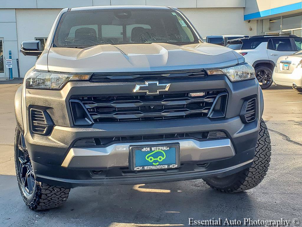Certified 2024 Chevrolet Colorado Trail Boss w/ LPO, Dark Essentials Package AWD/4WD image 5