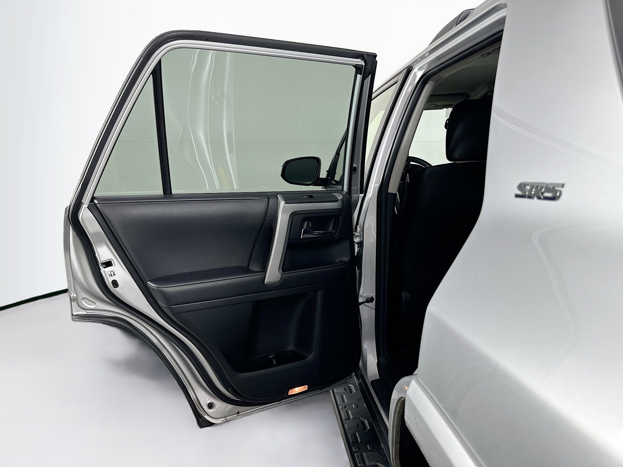 Used 2024 Toyota 4Runner SR5 AWD/4WD image 25