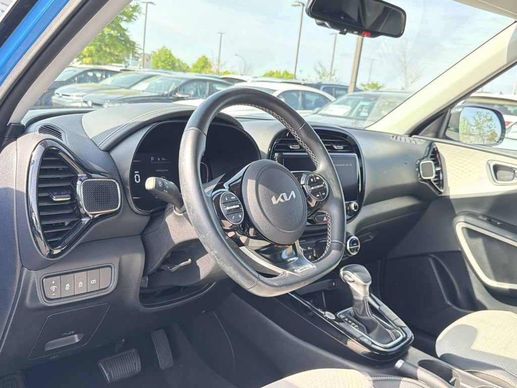 Used 2024 Kia Soul GT-Line FWD image 10