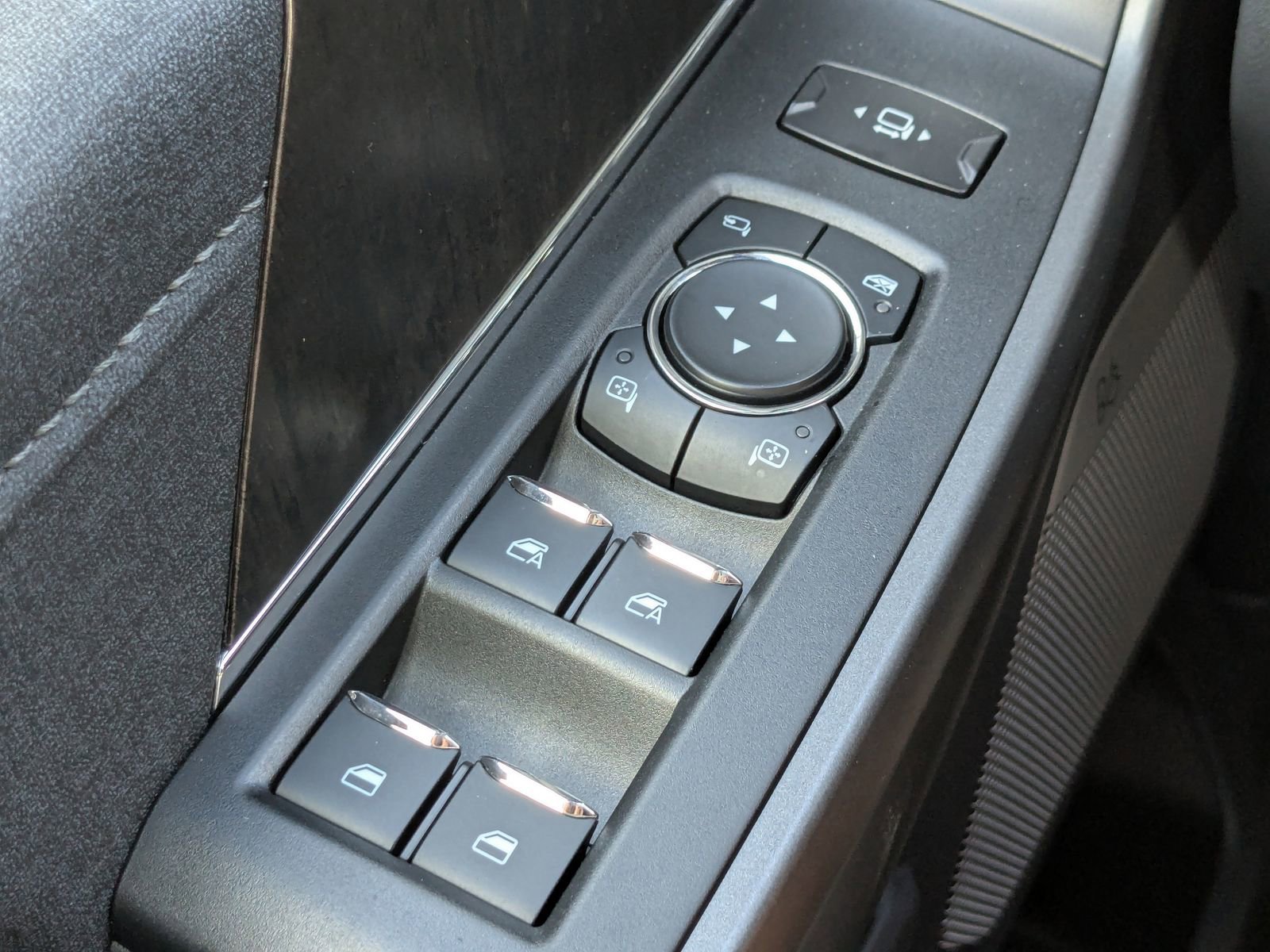 New 2025 Ford F350 Lariat w/ Lariat Ultimate Package image 27