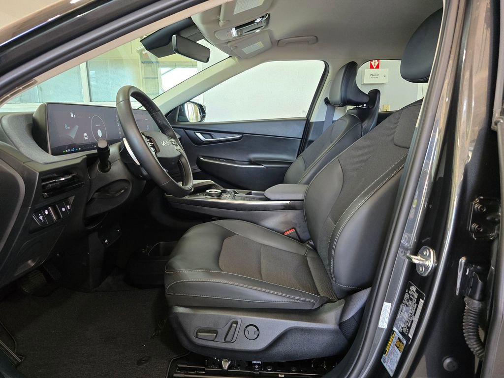 Used 2024 Kia EV6 Light image 21