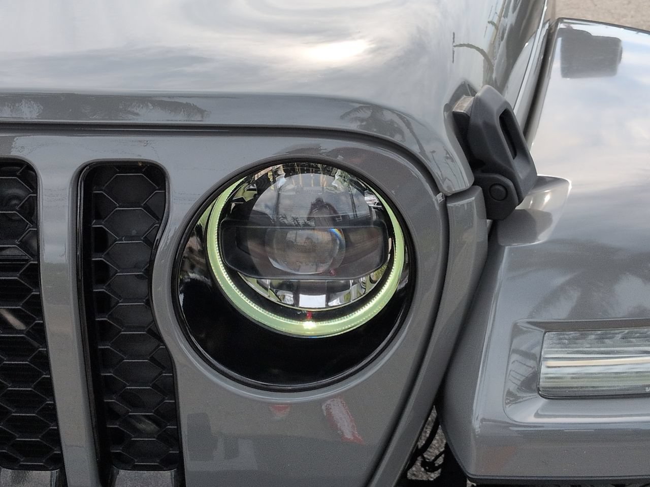 Used 2023 Jeep Gladiator Overland AWD/4WD image 10