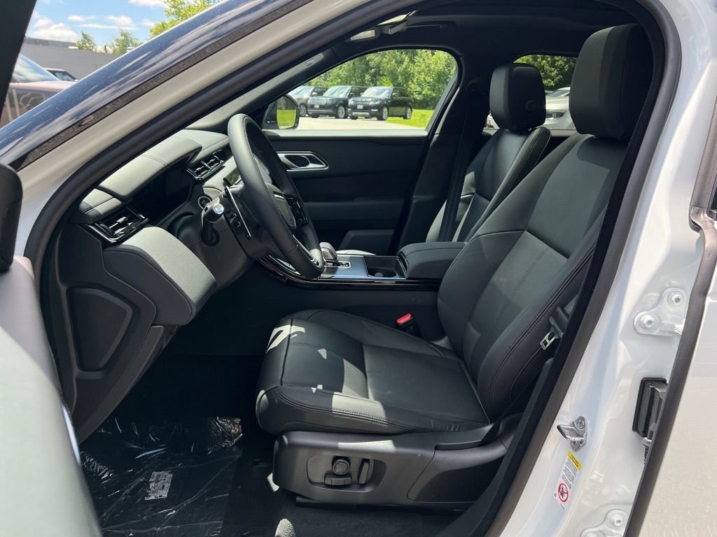 New 2026 Land Rover Range Rover Velar Dynamic SE image 10