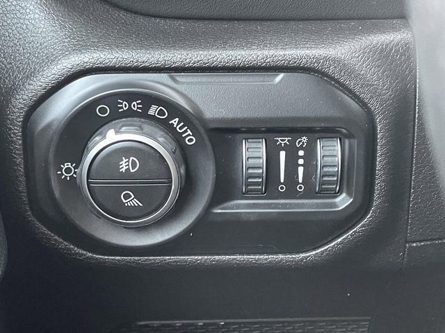 Used 2020 Jeep Gladiator Overland image 17