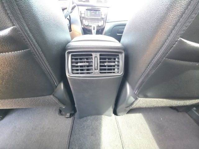 Used 2019 Nissan Rogue SL w/ Premium Package image 25