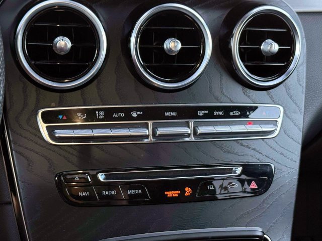 Used 2019 Mercedes-Benz GLC 300 4MATIC image 31