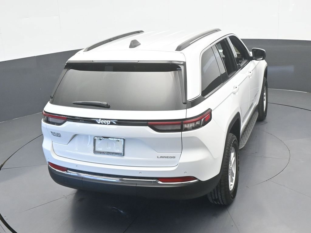 Used 2025 Jeep Grand Cherokee Laredo image 22