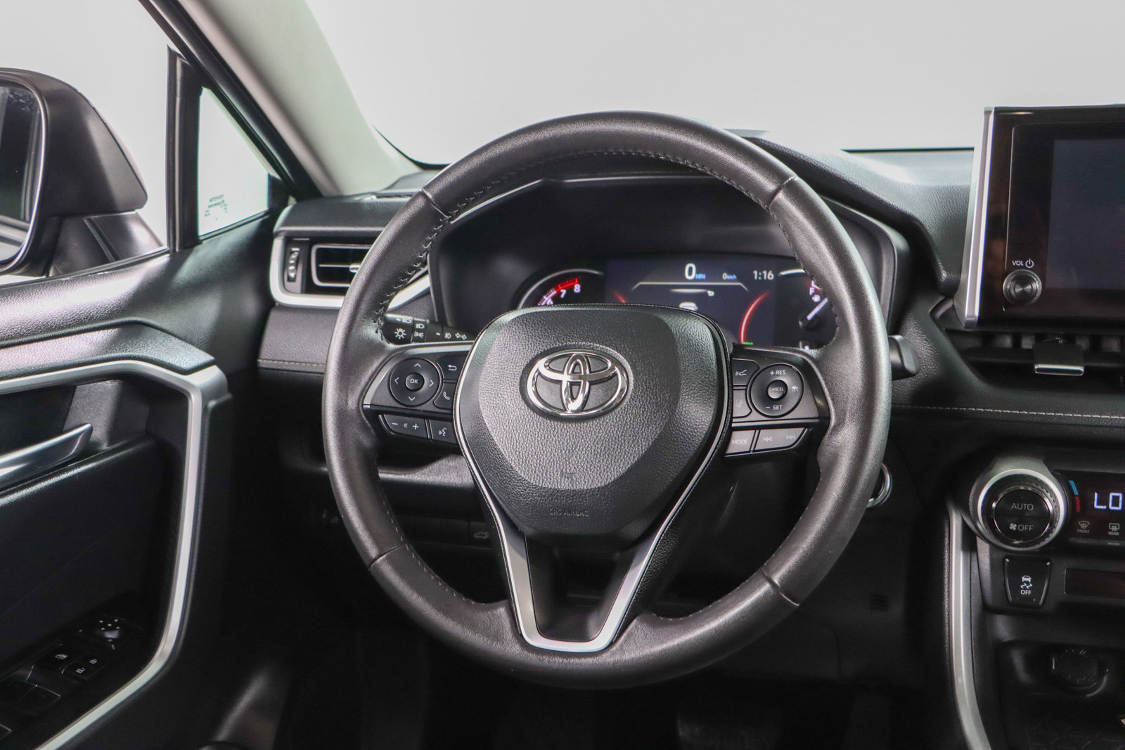 Used 2024 Toyota RAV4 XLE Premium image 17