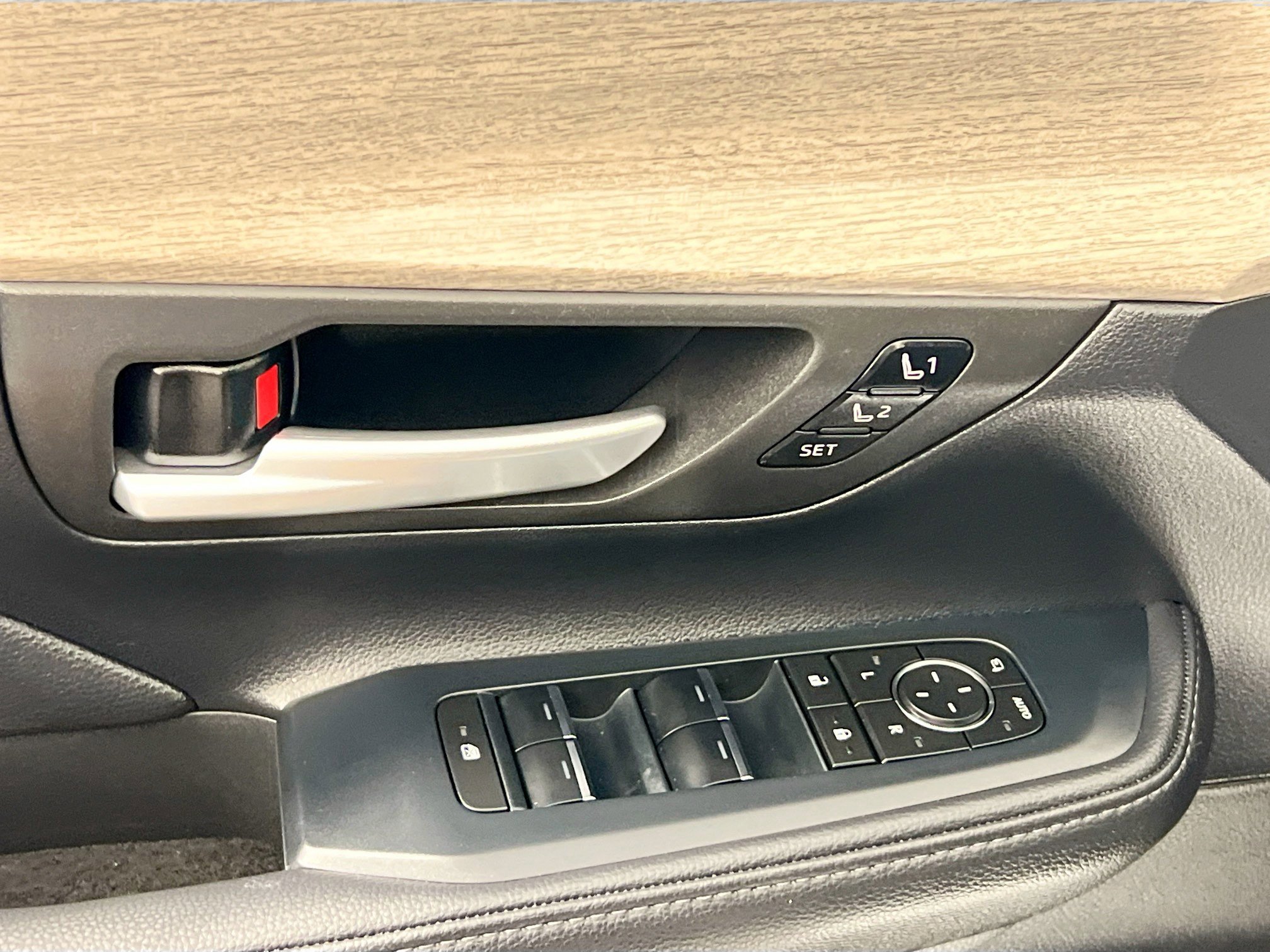 Used 2024 Toyota Grand Highlander Limited image 16