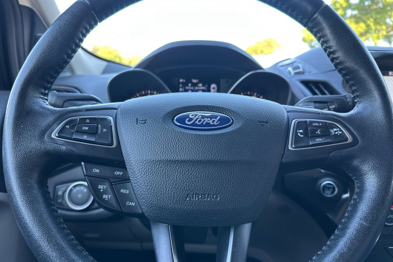 Used 2017 Ford Escape Titanium FWD image 29