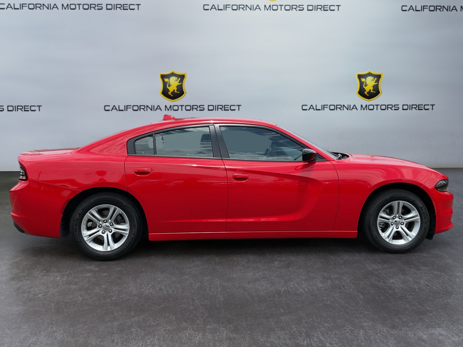Used 2023 Dodge Charger SXT RWD image 4