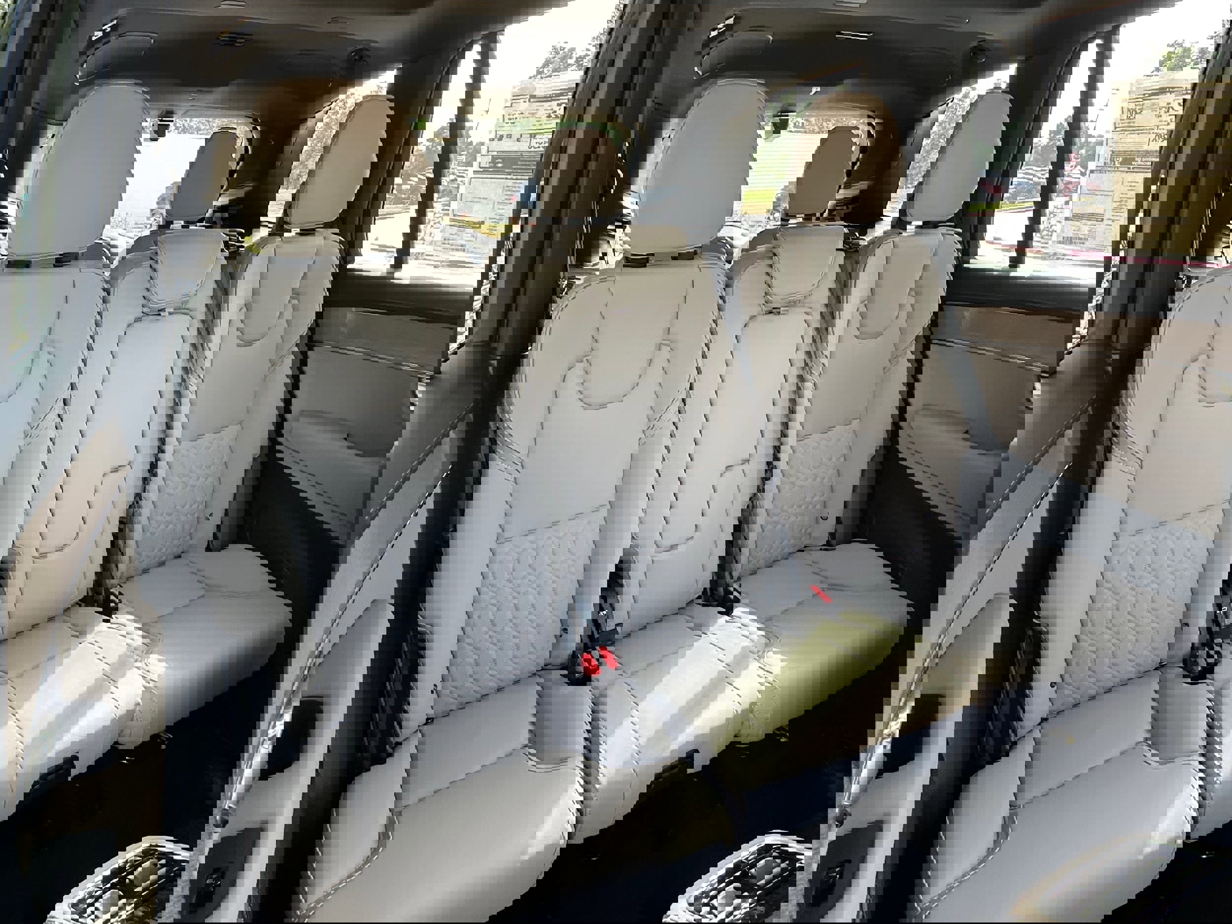 Used 2026 Volvo XC90 B5 Plus w/ Protection Package Premier image 10