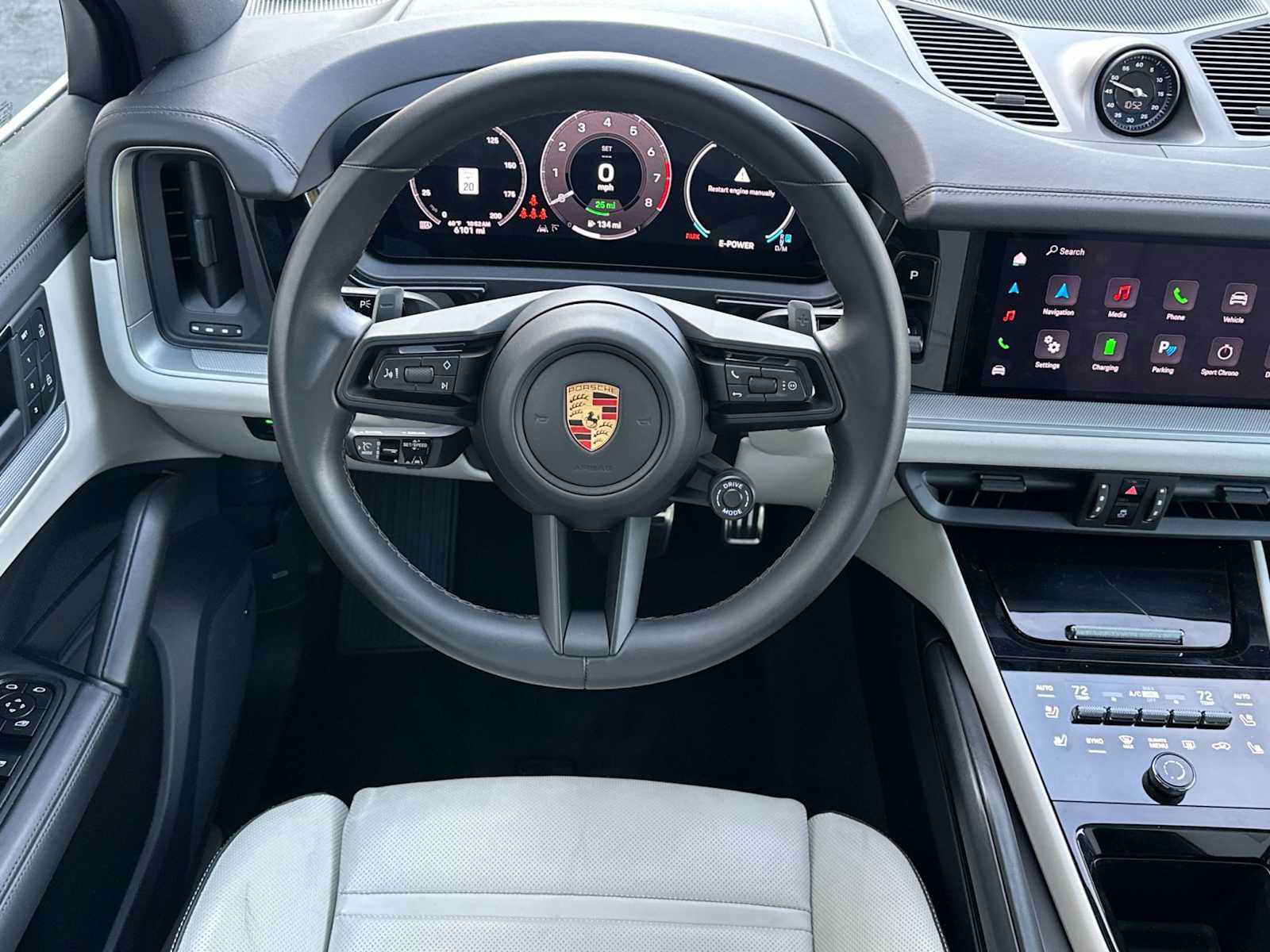 Used 2024 Porsche Cayenne S AWD/4WD image 14