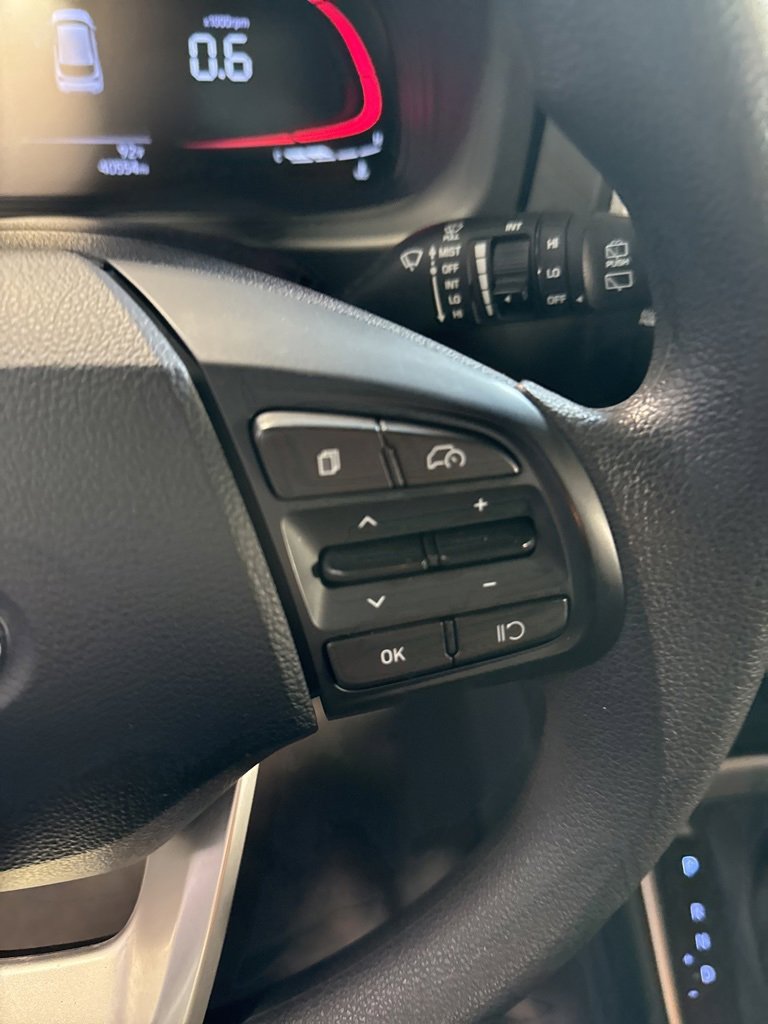 Used 2024 Hyundai Venue SE image 33