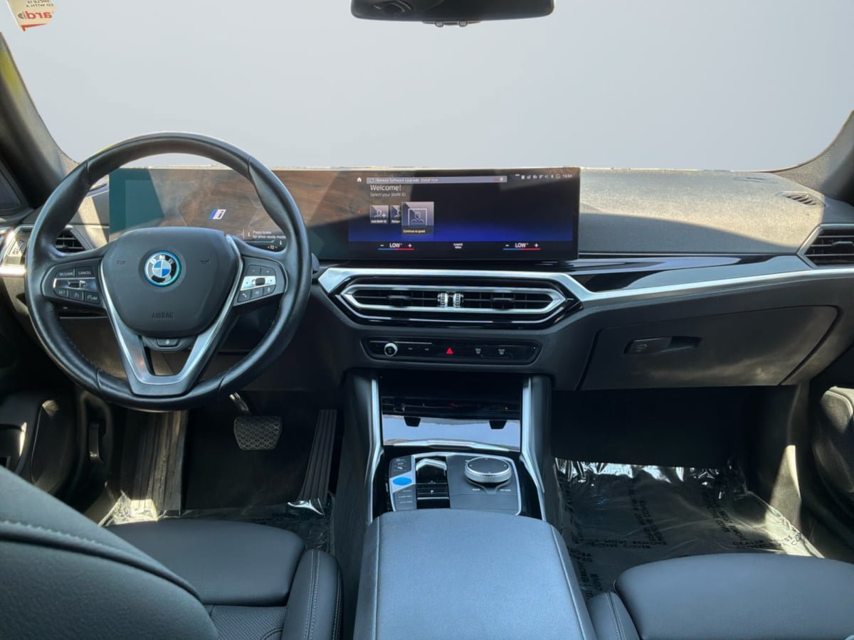 Used 2023 BMW i4 eDrive40 w/ Premium Package RWD image 9