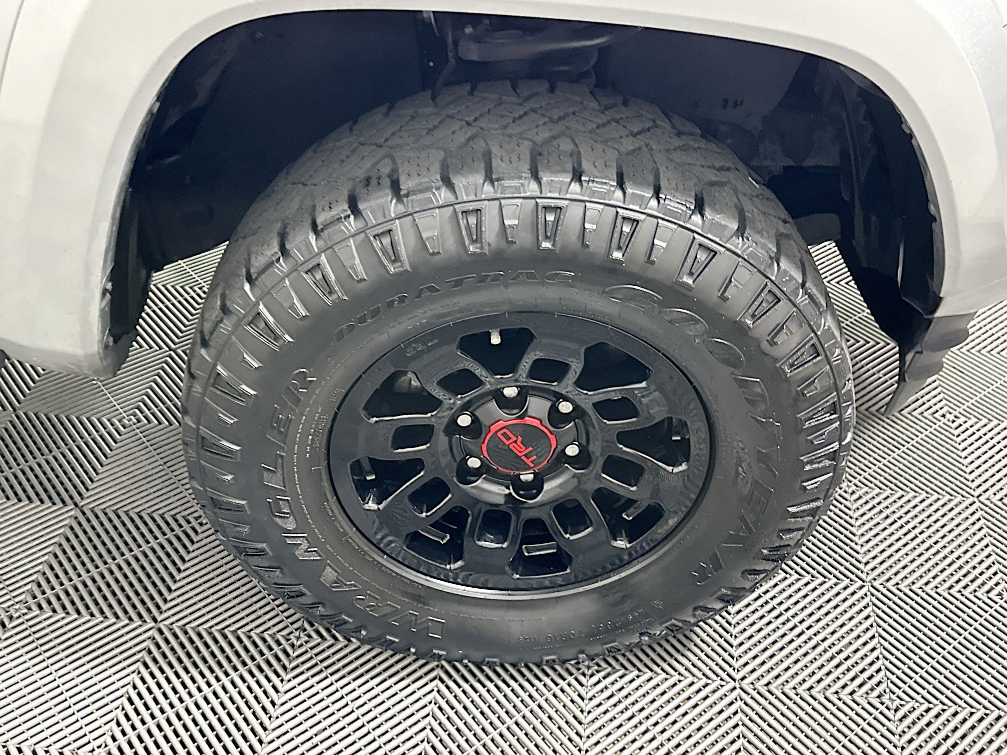 Used 2022 Toyota Tacoma SR5 w/ Technology Package AWD/4WD image 11