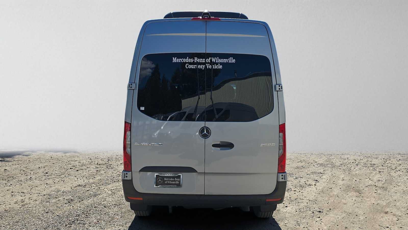 Used 2025 Mercedes-Benz Sprinter 2500 image 4