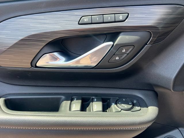 Used 2023 GMC Terrain SLT w/ LPO, Floor Liner Package AWD/4WD image 24