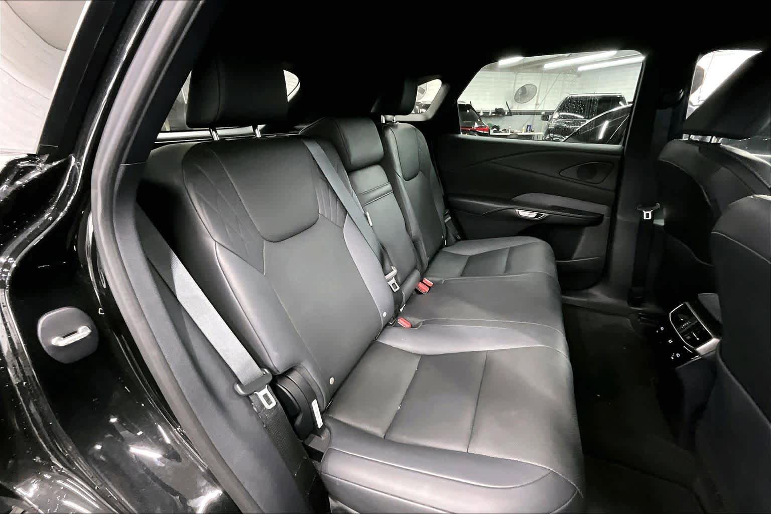 Used 2025 Lexus RX 350h w/ Convenience Package image 20