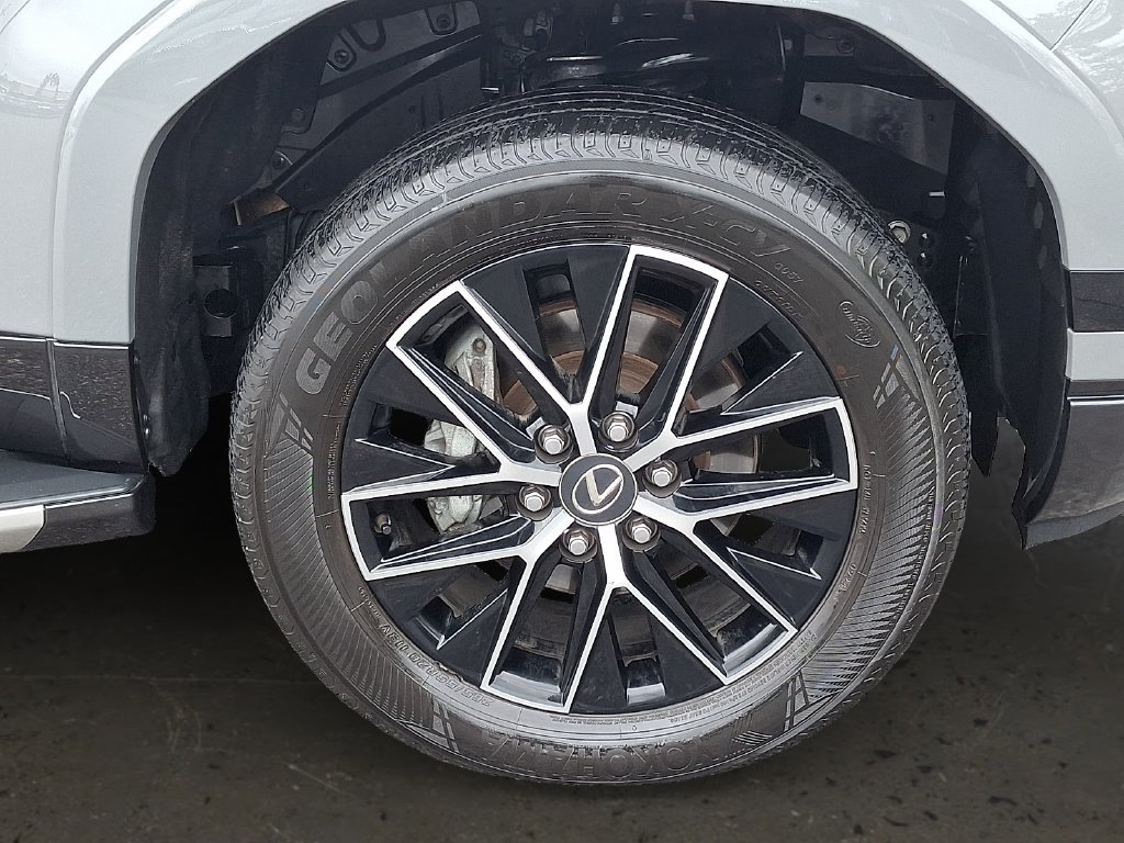 Used 2024 Lexus GX 550 w/ Accessory Package (2T) AWD/4WD image 9