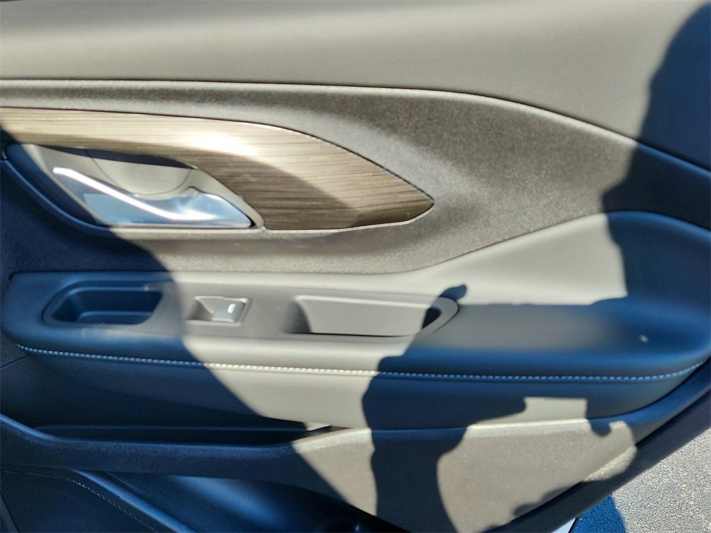 New 2024 GMC Terrain SLE image 27