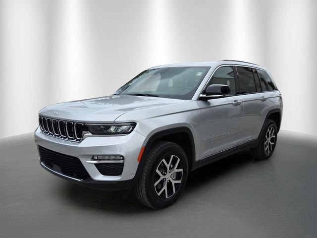 Certified 2024 Jeep Grand Cherokee Limited w/ Luxury Tech Group II AWD/4WD image 2