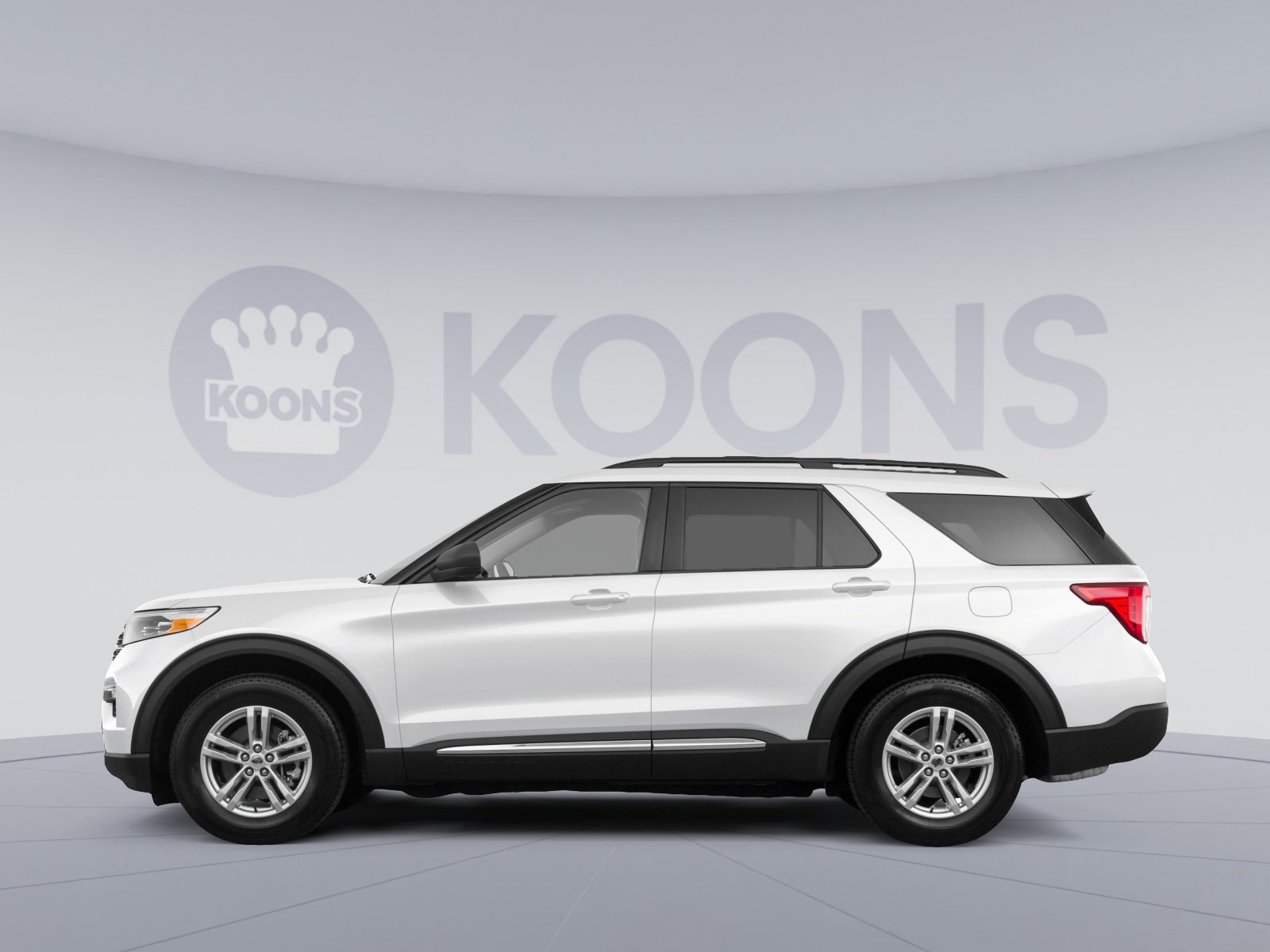 Used 2020 Ford Explorer XLT w/ Equipment Group 202A image 2