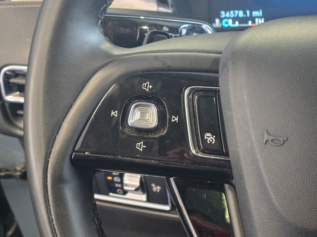 Used 2023 Lincoln Corsair AWD w/ Equipment Group 101A image 17