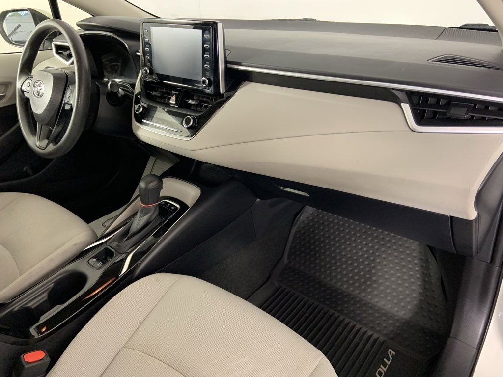 Used 2021 Toyota Corolla LE image 25
