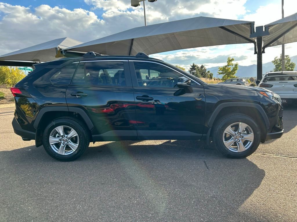 Used 2025 Toyota RAV4 XLE w/ Convenience Package image 11