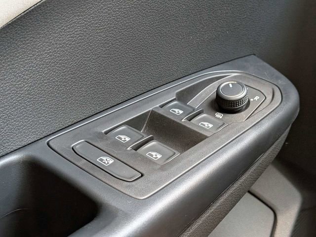 Certified 2026 Volkswagen Taos SE FWD image 27