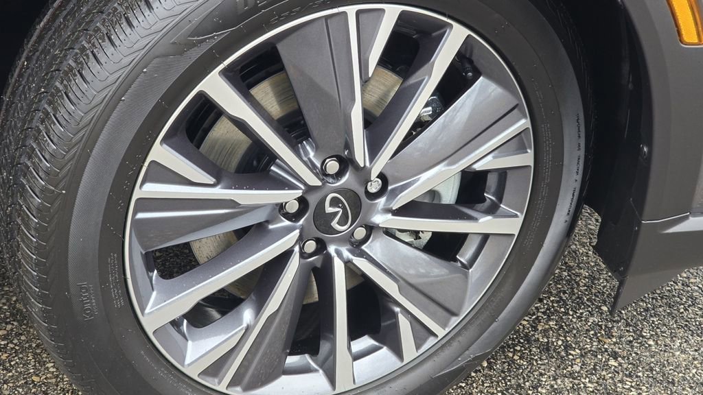 New 2026 INFINITI QX60 Luxe image 12