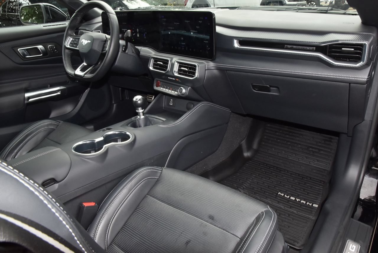 Used 2025 Ford Mustang GT Premium RWD image 17