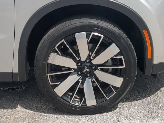 Used 2025 Mitsubishi Outlander SE FWD image 11