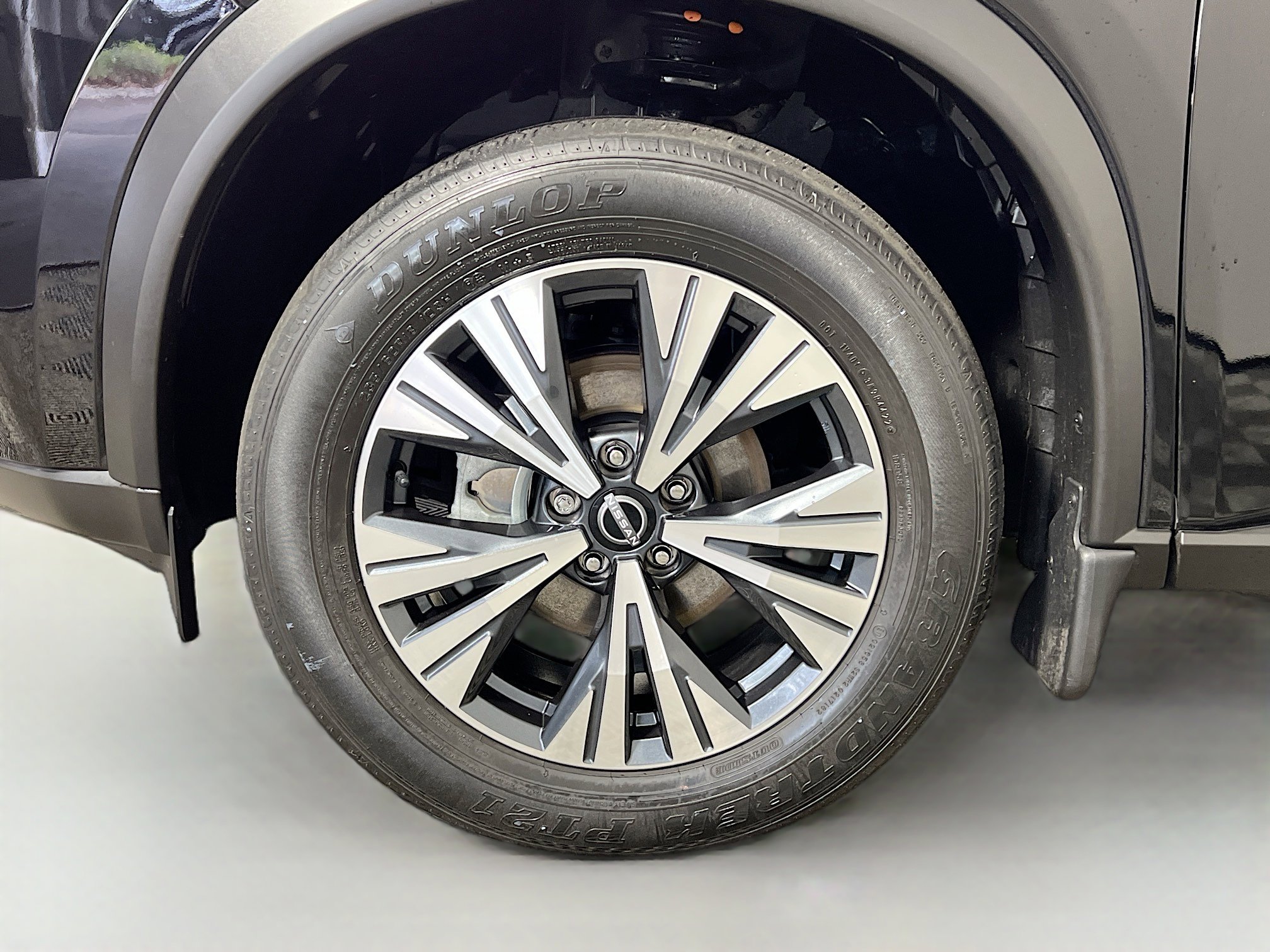 Used 2023 Nissan Rogue SV image 14