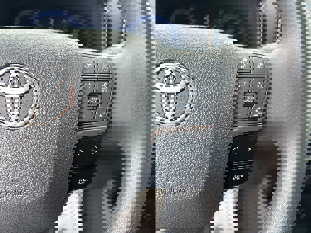 Used 2025 Toyota Camry XSE image 9