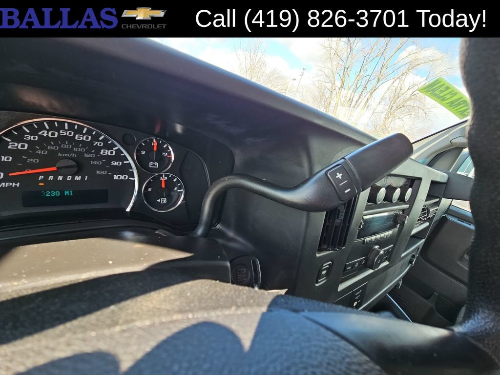 Used 2014 Chevrolet Express 2500 RWD image 16
