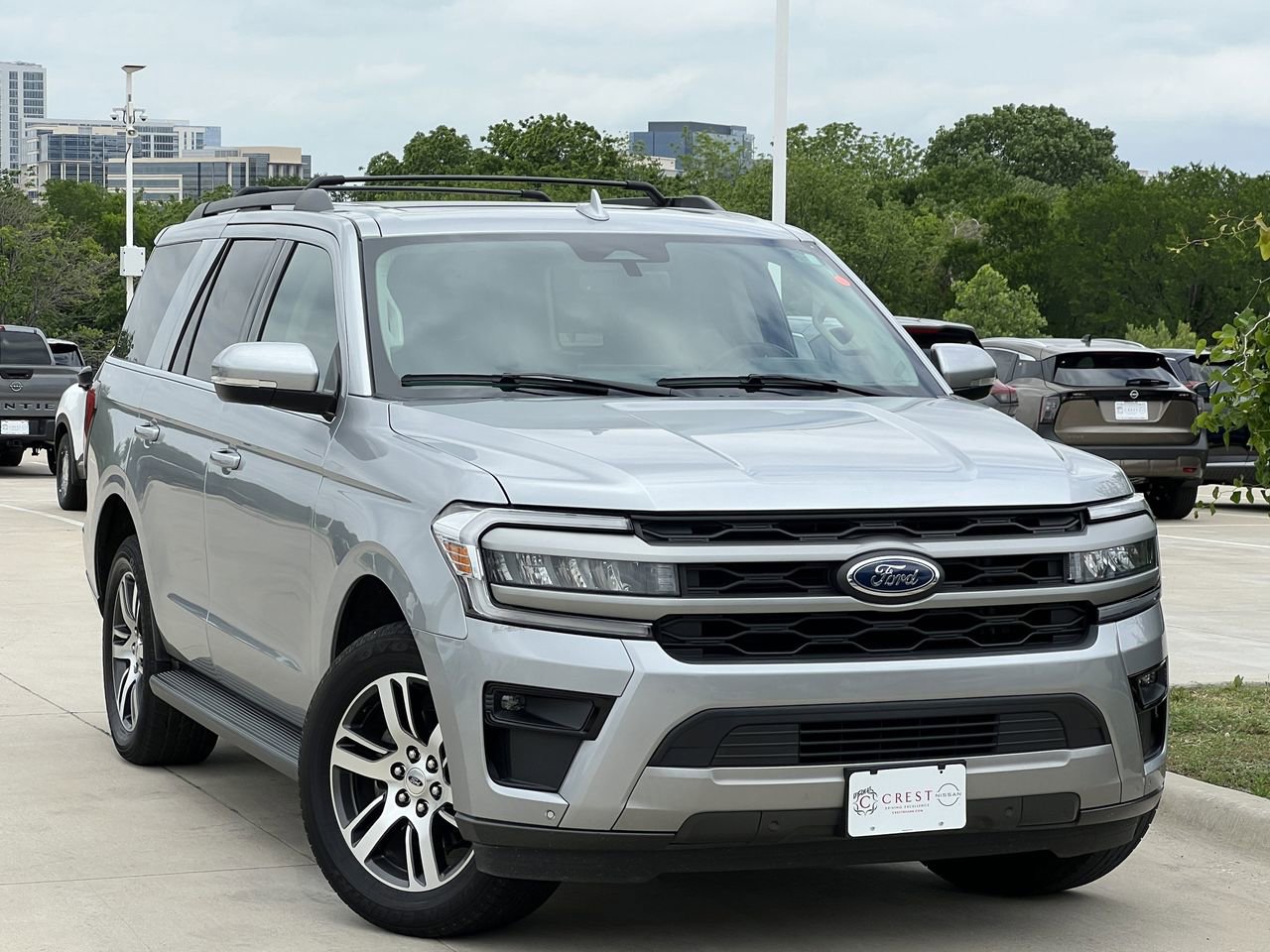 Used 2024 Ford Expedition XLT RWD image 2