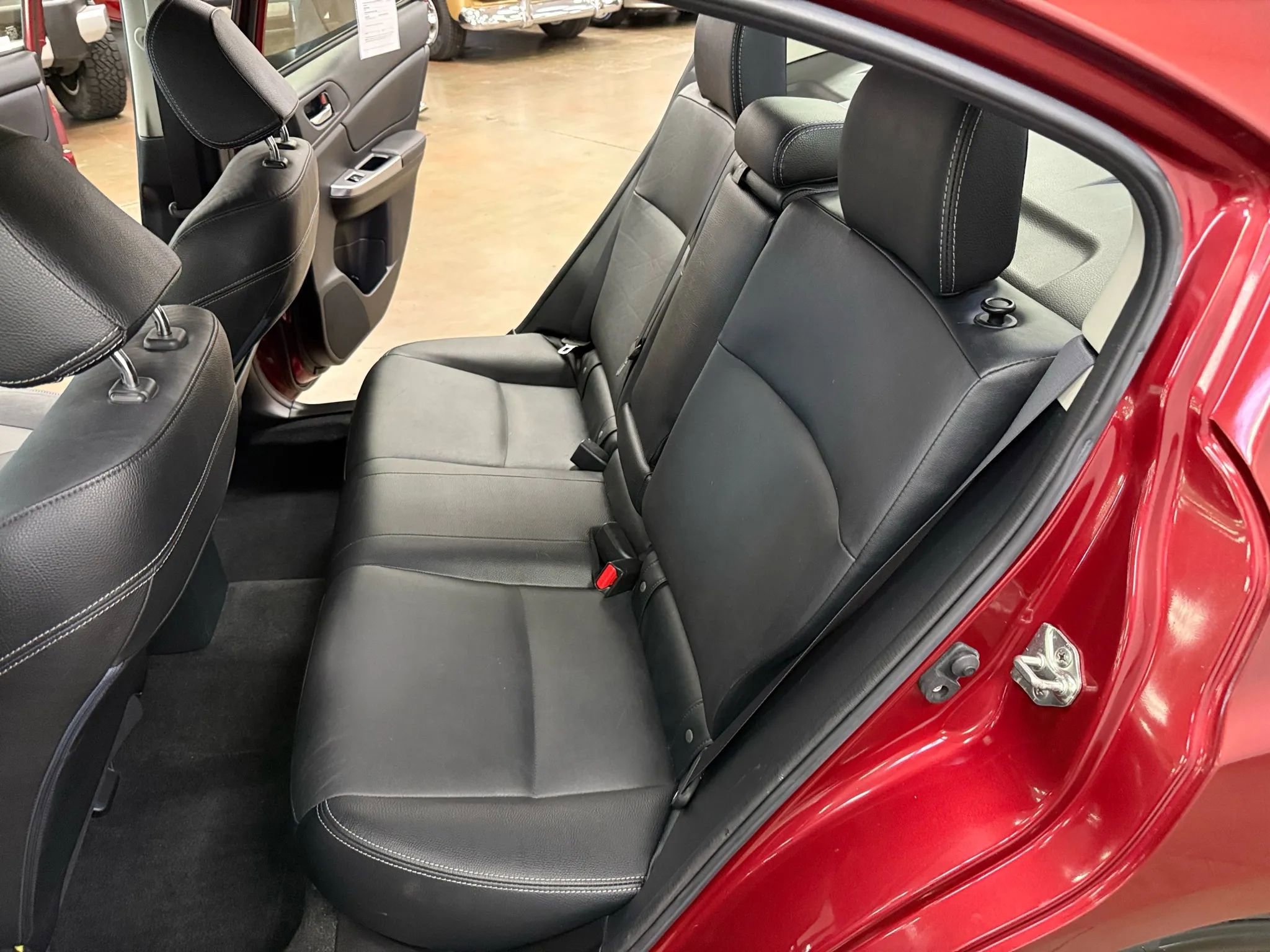 Used 2016 Subaru Impreza 2.0i Limited image 12