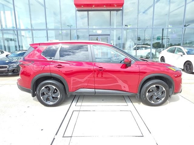 Used 2025 Nissan Rogue SV w/ SV Premium Package image 3