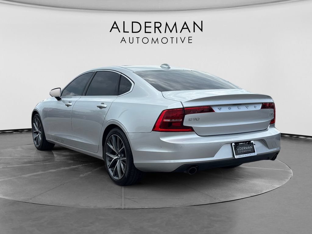 Used 2018 Volvo S90 T5 Momentum w/ Convenience Package FWD image 3