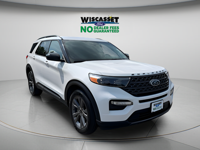 Used 2023 Ford Explorer XLT w/ Equipment Group 202A AWD/4WD image 24