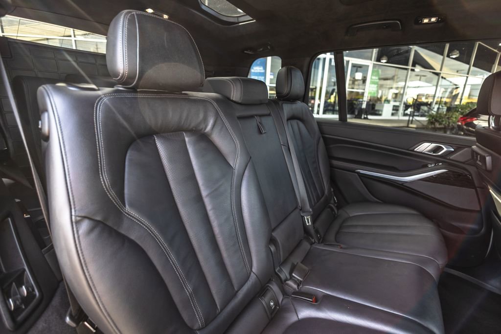 Used 2022 BMW X7 M50i w/ Cold Weather Package AWD/4WD image 36