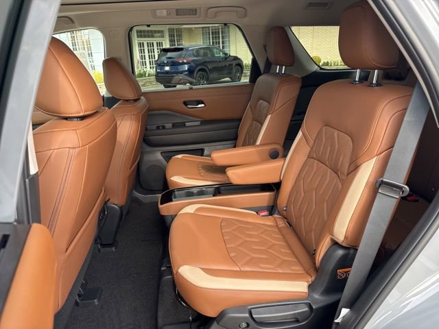 New 2026 Nissan Pathfinder Platinum AWD/4WD image 13