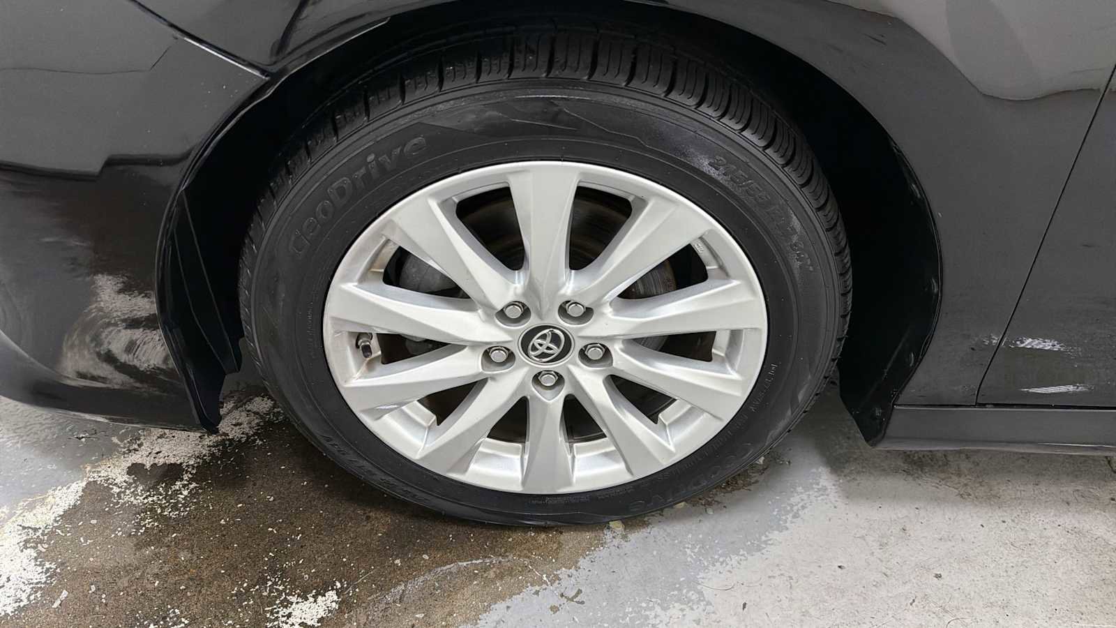 Certified 2018 Toyota Camry LE image 10