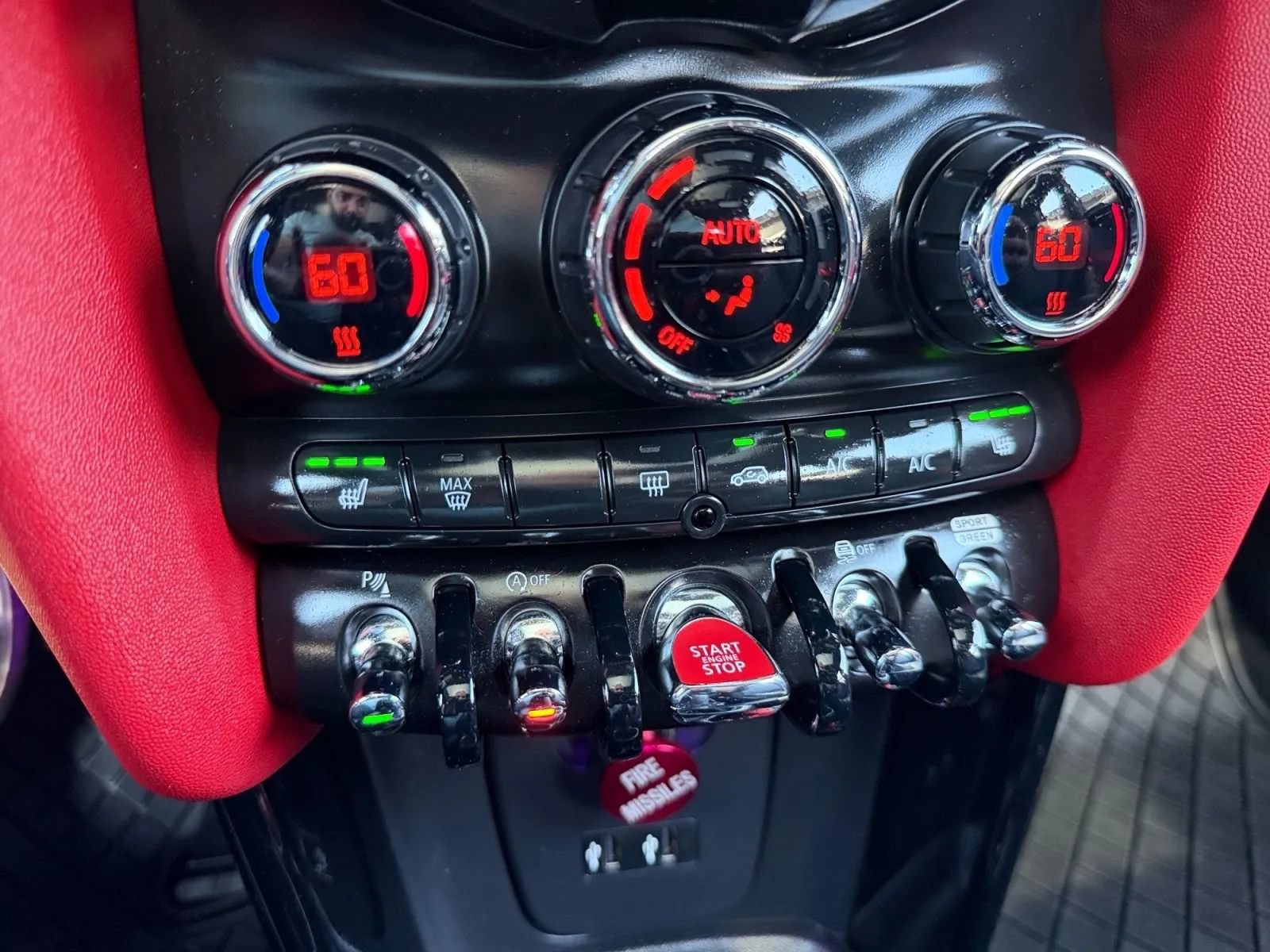 Used 2019 MINI Cooper S w/ Driver Assistance Package FWD image 18